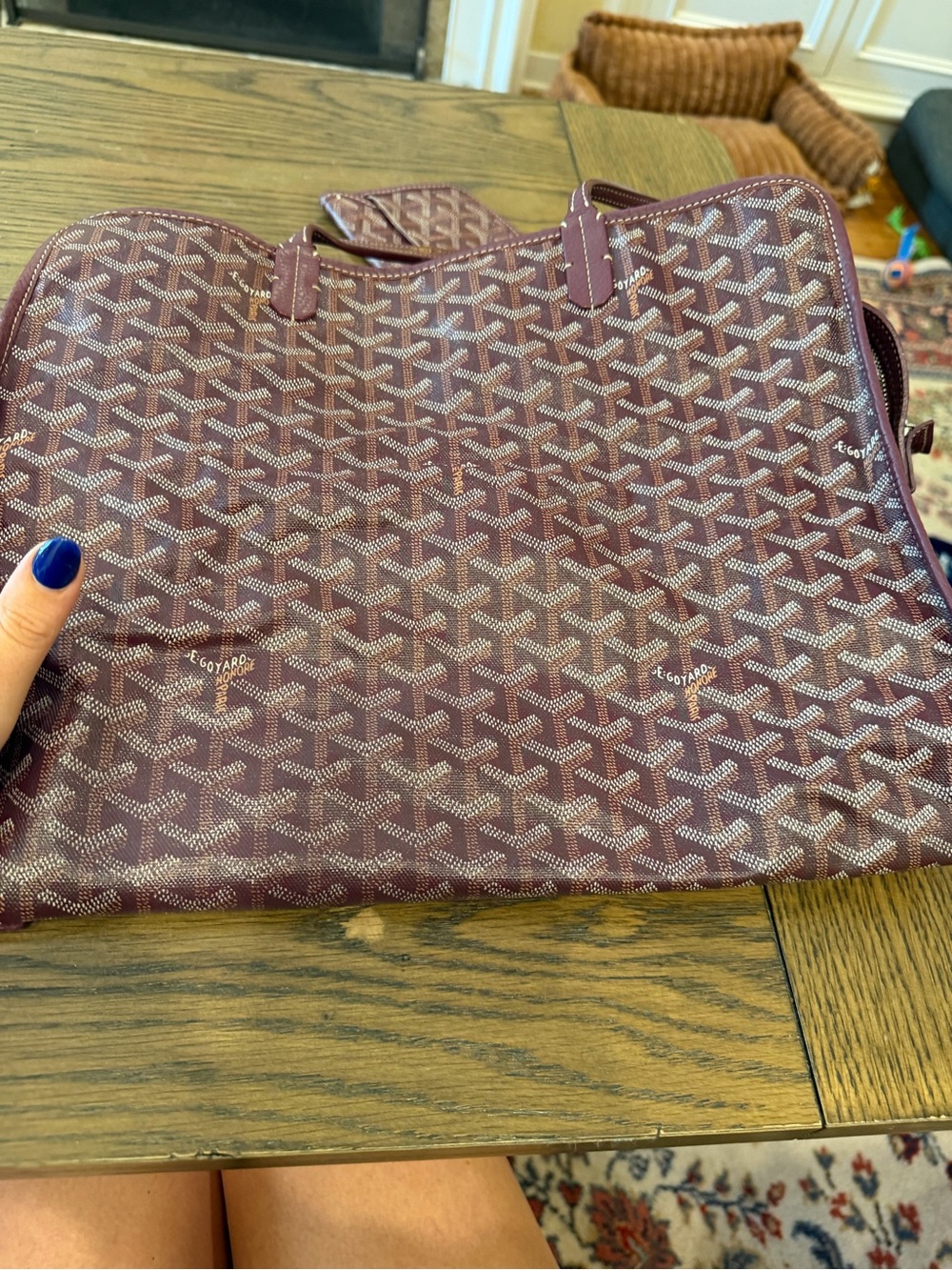 Goyard Monogram Pattern Burgundy Tote with Gold Stripe - Picture 3 of 7